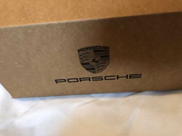 b52a6e914deb965a5952ce2f1ca9 MIECH PODUSZKA PORSCHE PANAMERA PRZÓD ORYGINAŁ